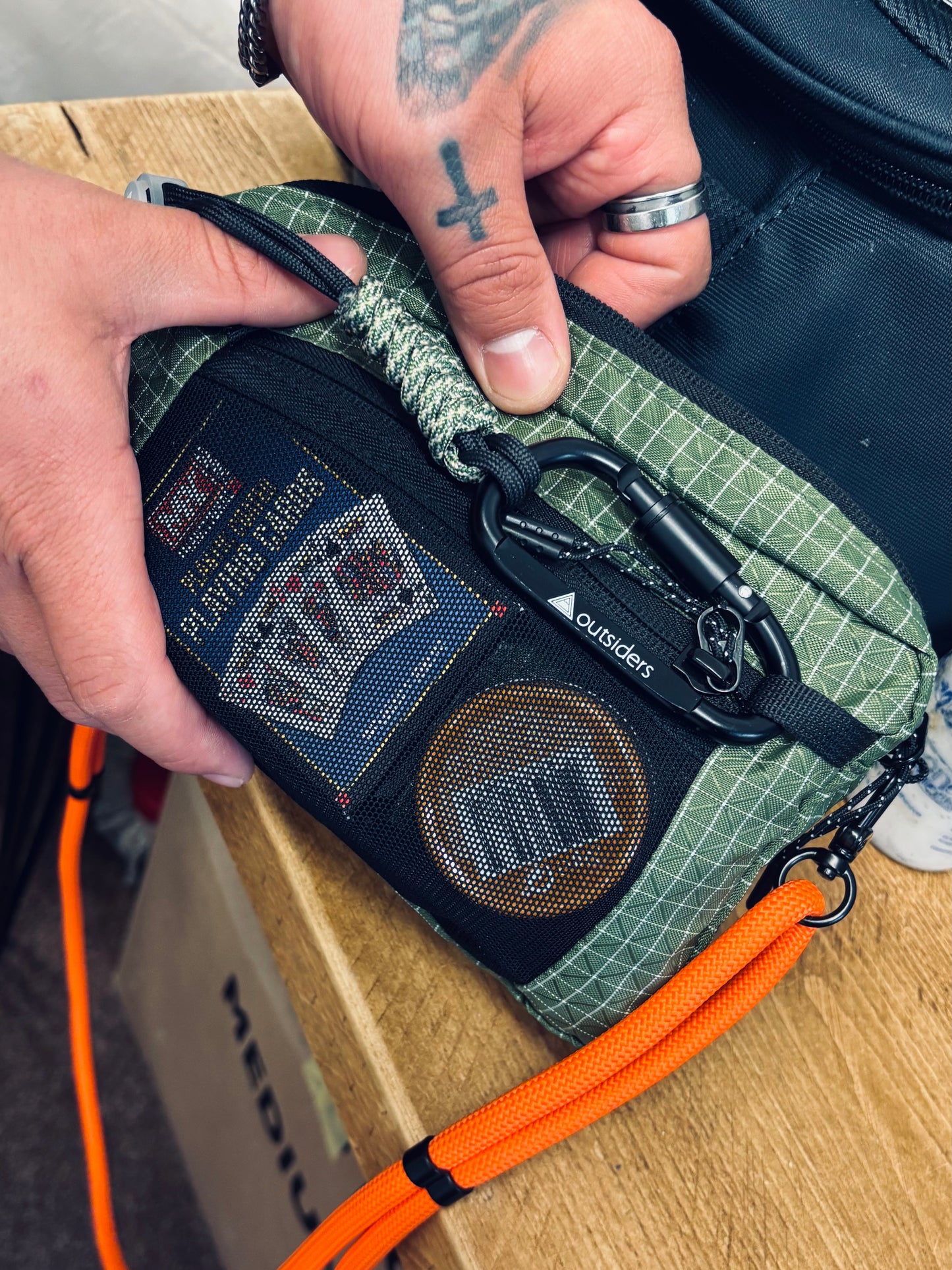 Outsiders Grid Midmod Bag - Green